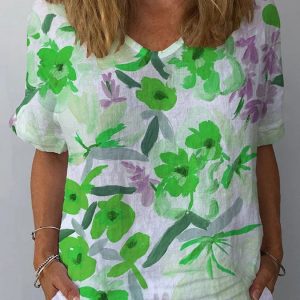 Lina | Relaxed Fit Retro Floral Women's Top - Image 6