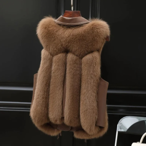 Lumi??re Faux Fur Gilet - Image 5